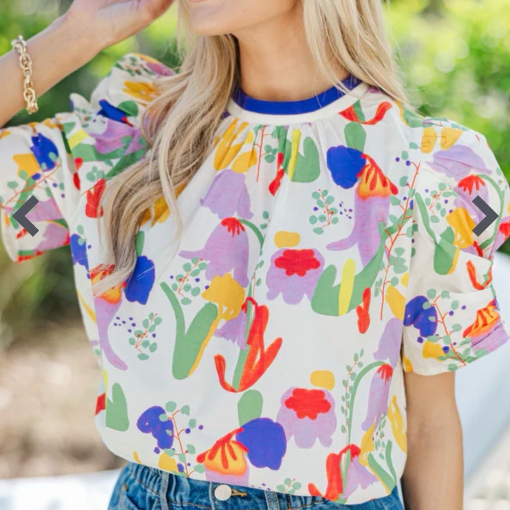 entro Multicolor Floral Puff Sleeve Top with Blue Trim size Small